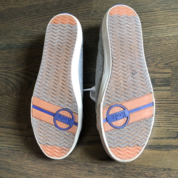 Keds women’s gray tennis shoes. Size 8.5 - Picture 5 of 8